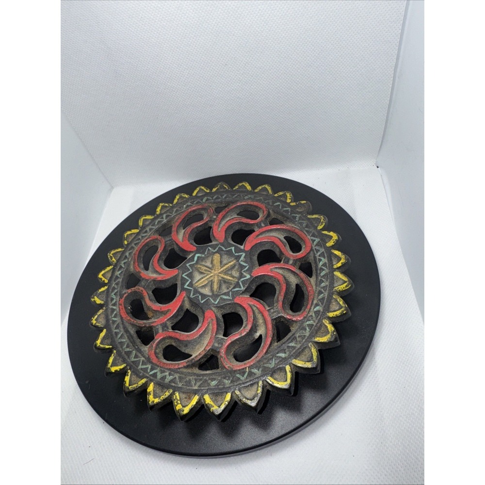 Vintage  John Wright‎ Inc. Cast Iron Trivet